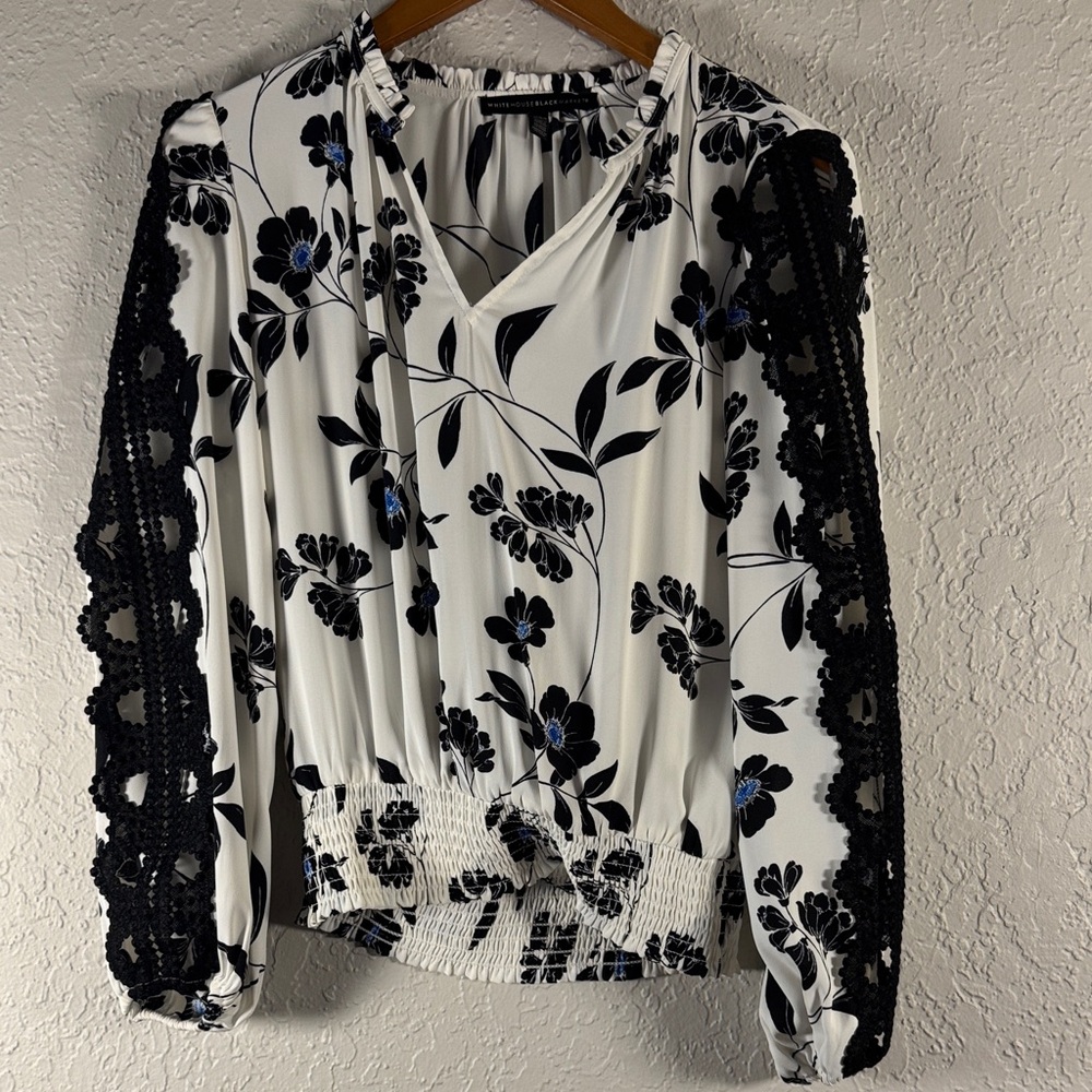 White House Black Market Floral Print Women's Top with Lace Sleeves SizeXXS